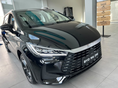 Ready Stok BYD M6 DM Semarang - Promo BYD Semarang 2026